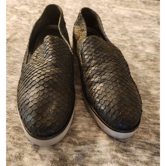 Johnston and Murphy Womens Snakeskin Black Slip On Loafer Flex Sole 9 - Picture 1 of 9